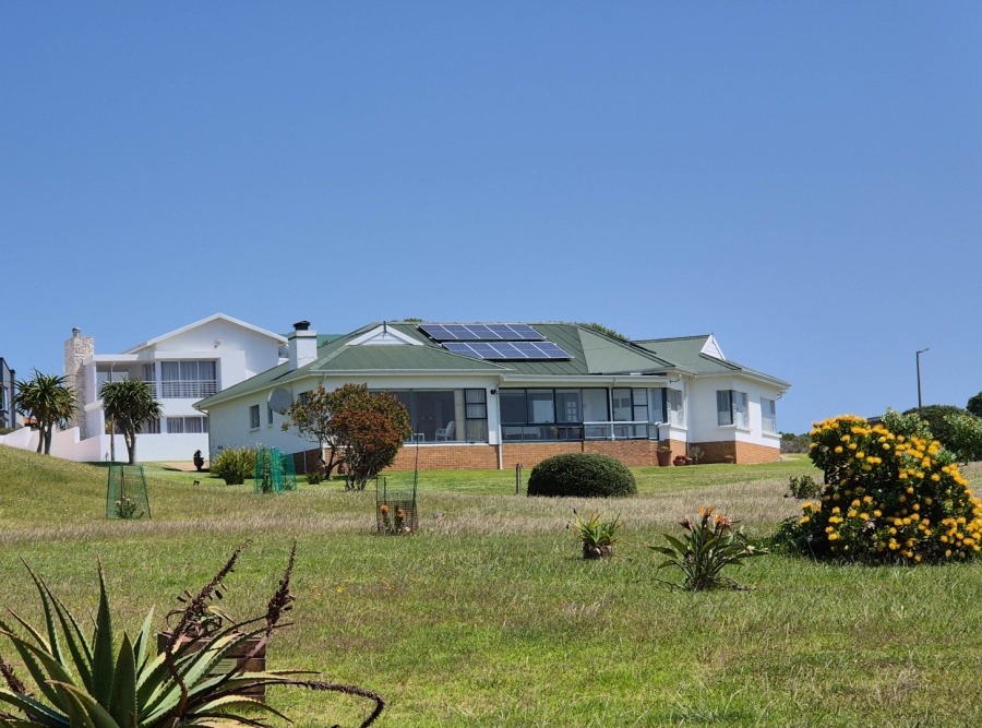 4 Bedroom Property for Sale in Stilbaai Wes Western Cape